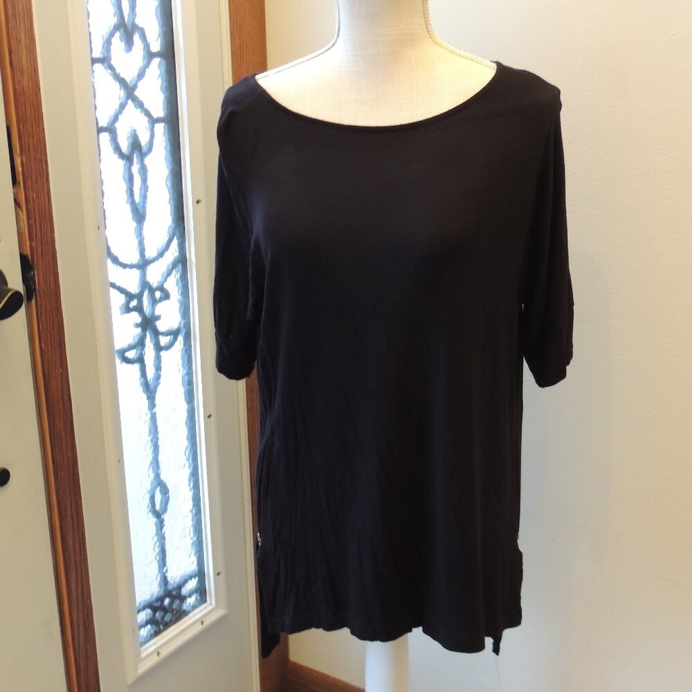 Zenana Outfitters Black Tunic Top with Side Zippers – Size M